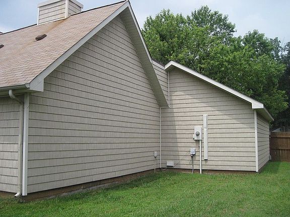 4th image of 2340 Mirror Lake Dr