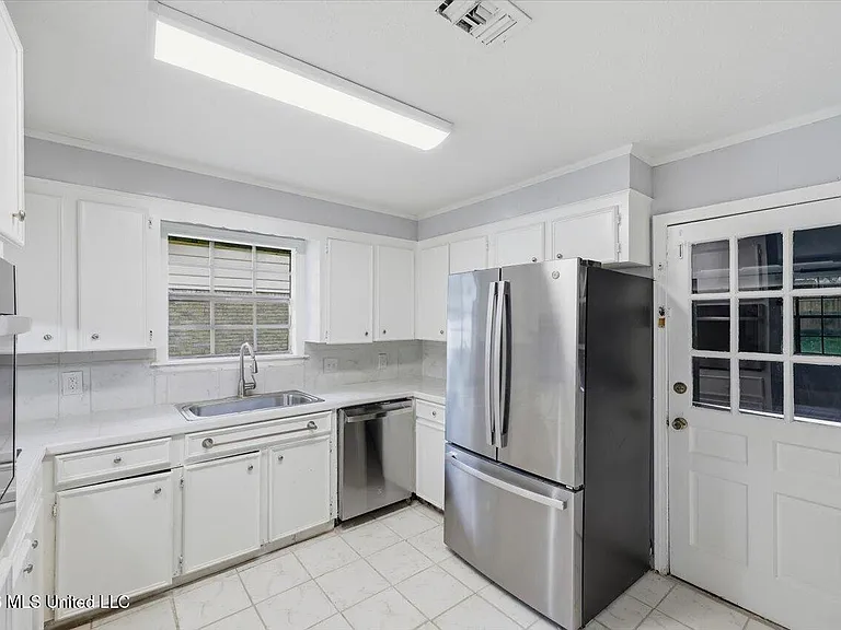 225 Walnut Ridge St — Photo 9
