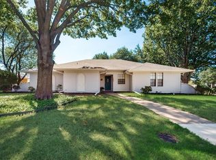 100 Buffalo Creek Cir, Waxahachie, TX 75165