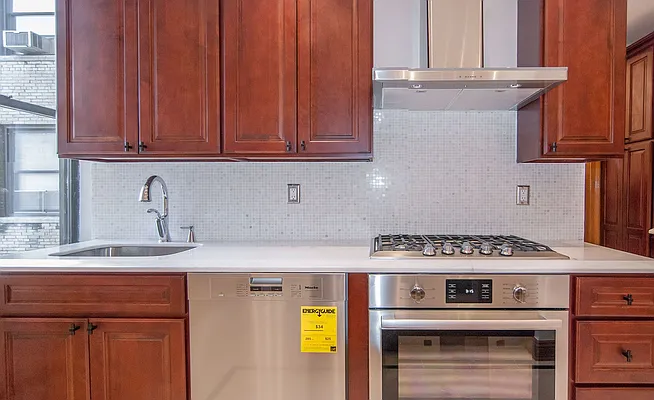 Rented by WAM Partners - William Moses Co. | media 71