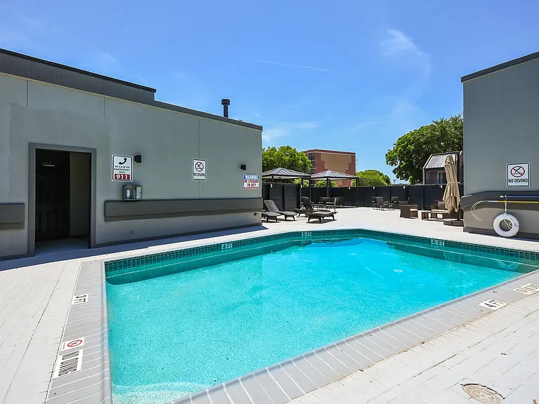 935 La Posada Dr #142 — Photo 7