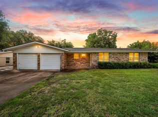 111 E Dawn Dr, Robinson, TX 76706