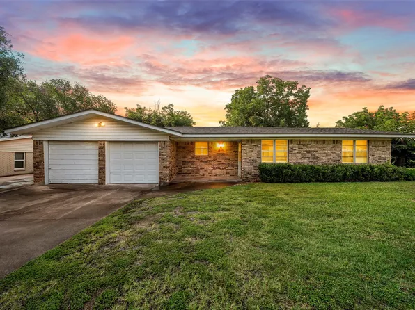 111 E Dawn Dr, Robinson, TX 76706
