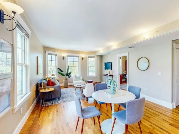 386 Washington St APT 3B, Somerville, MA 02143
