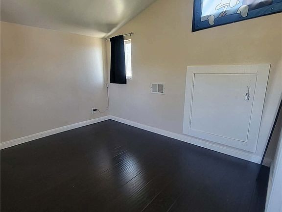 5th image of 643 E 7th St #C