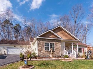 18 Spring St, Candler, NC 28715