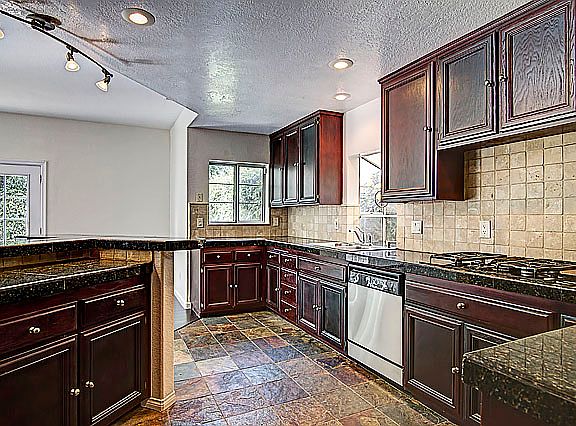 5th image of 10256 Laurelwood Ln