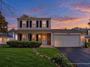 1642 Trafalgar Ln, Aurora, IL 60504