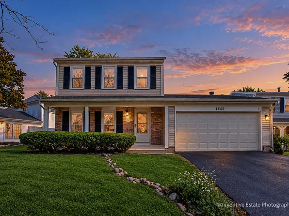 1642 Trafalgar Ln, Aurora, IL 60504
