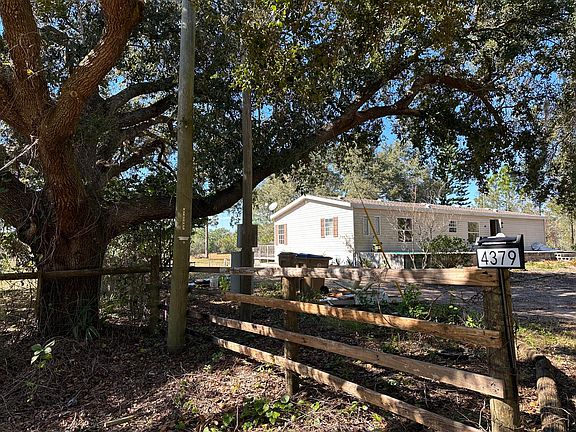 3rd image of 4379 Sullivan Dr