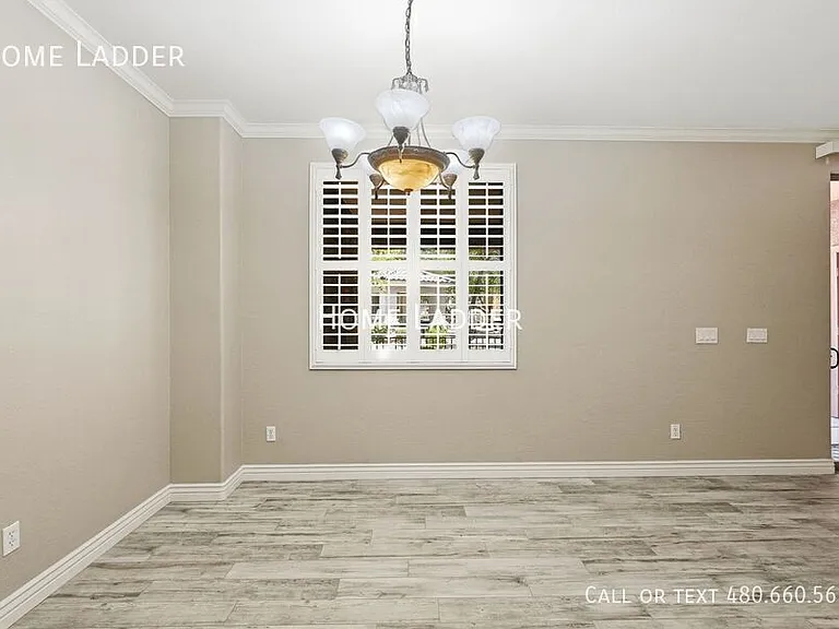 955 E Knox Rd #125 — Photo 5