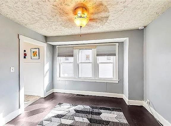 3rd image of 4028 E 68th Ter