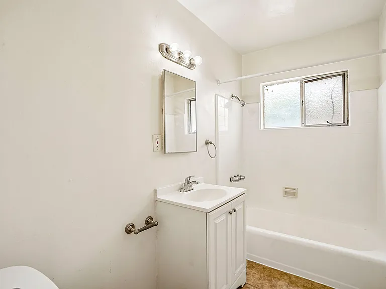 3867 Potomac Ave. — Photo 25