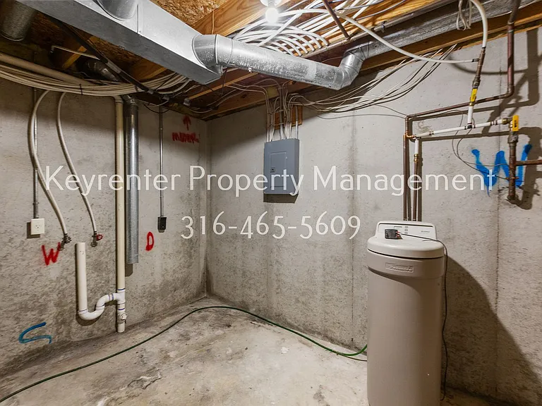 1610 E Summerwood St — Photo 12