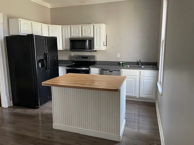 219 Walnut Ave #A — Photo 2