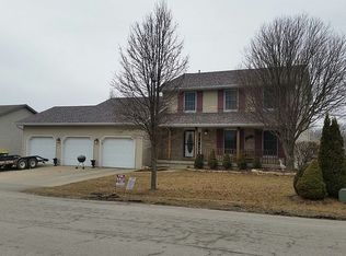 304 Heather Dr, Heyworth, IL 61745