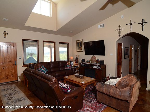 4th image of 270 Santiago Cir