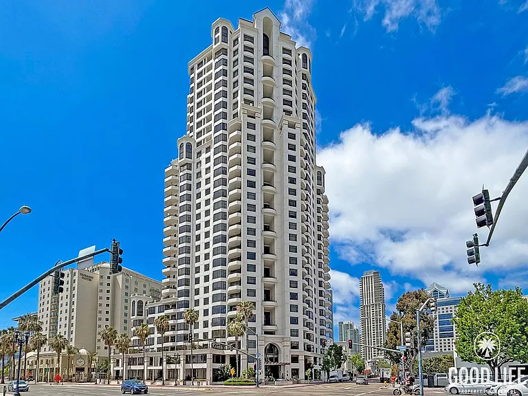 700 W Harbor Dr W #1306 — Photo 35