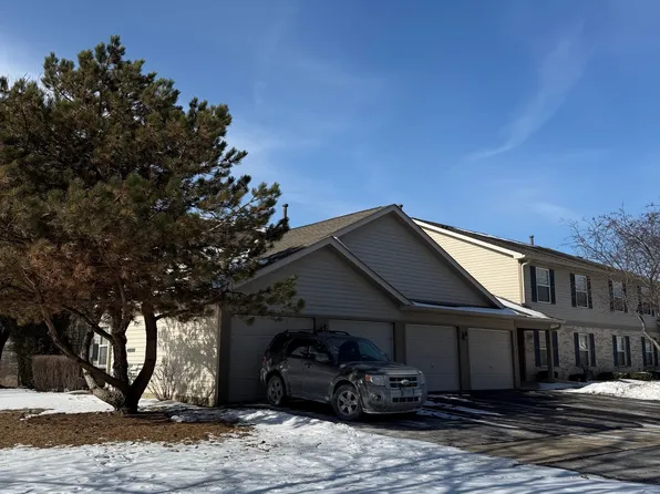 1033 N Village Dr Unit 3, Round Lake Beach, IL 60073