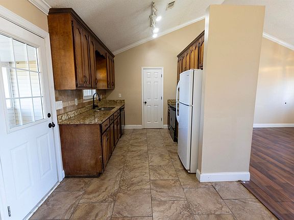 4th image of 1025 Feagin Mill Rd