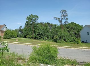 30 Conifer Ridge Dr, Carlisle, PA 17013