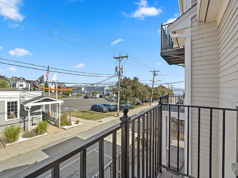 25 Howland St #3 — Photo 8