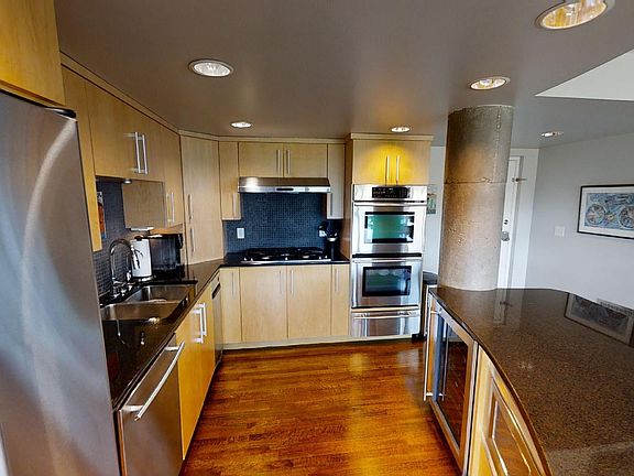 5th image of 803 W 48th St #804-1