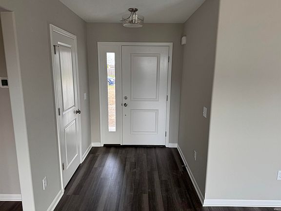 3rd image of 1346 Glenwood Ct