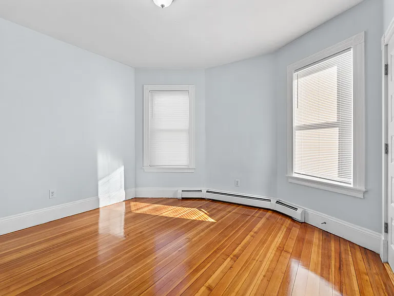 15 Romsey St #1 — Photo 11