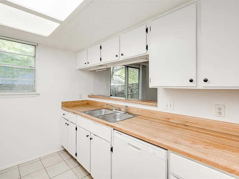 5208 Bogey Ct #B — Photo 14
