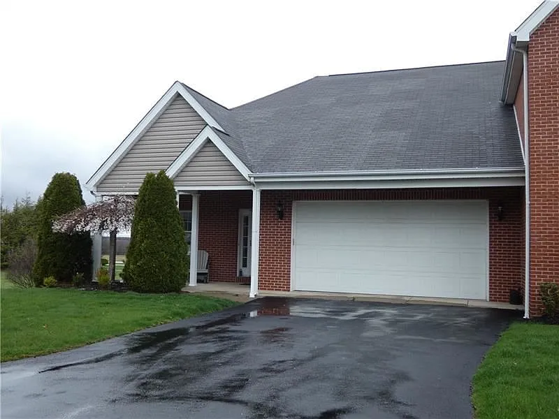 15 Manor Dr photo 1