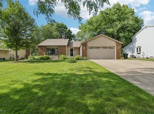 14214 Revere Cir, Middleburg Heights, OH