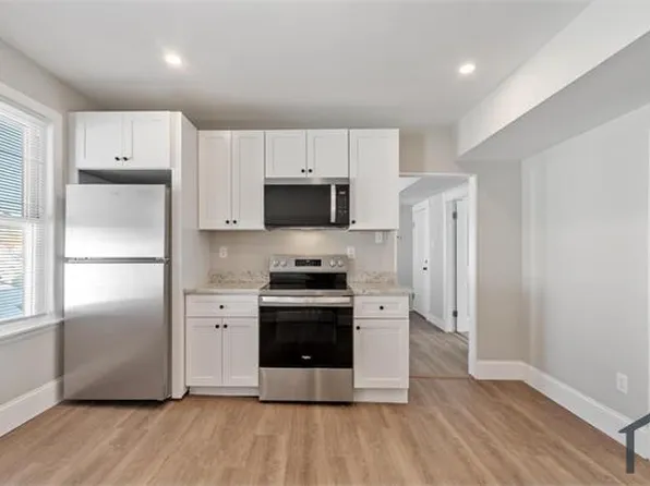 47 Walnut St, Lowell, MA