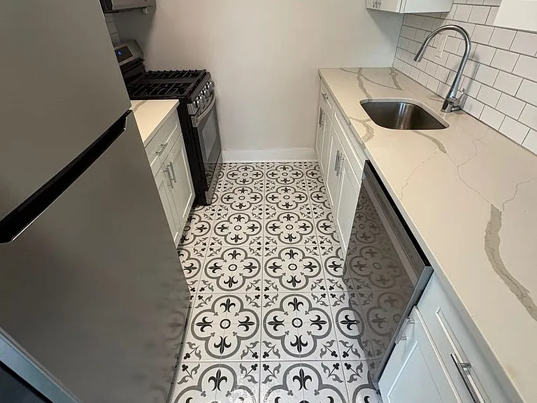 Renovated Studios, 1, & 2 bed apartments! — Photo 13