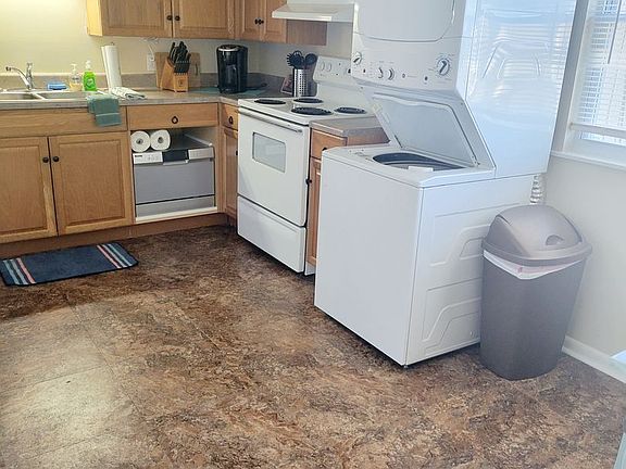 5th image of 800 Broyles Ave #5-D