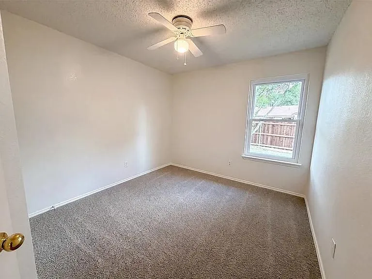 10304 Pondwood Dr — Photo 7