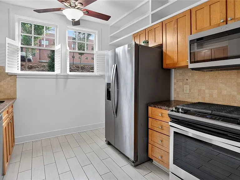 677 Somerset Ter NE #6D — Photo 4