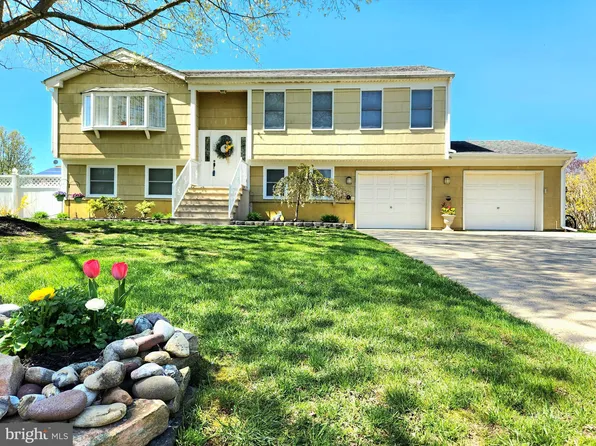 508 Maplewood Dr, Lanoka Harbor, NJ 08734