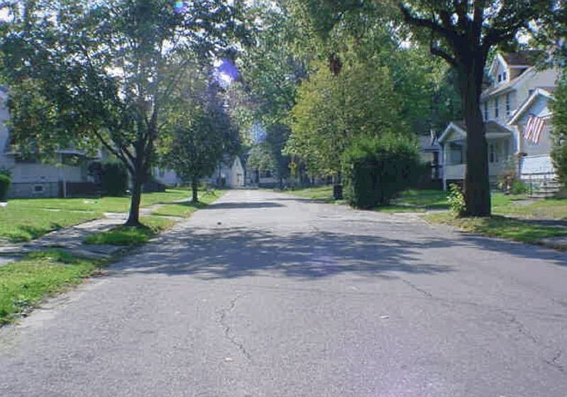 2nd image of 1538 Larchmont Rd