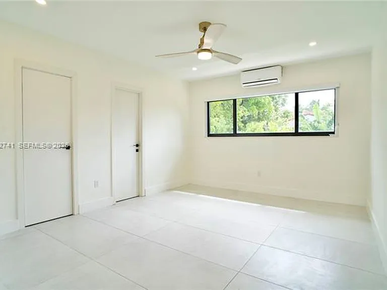 8811 Carlyle Ave — Photo 28