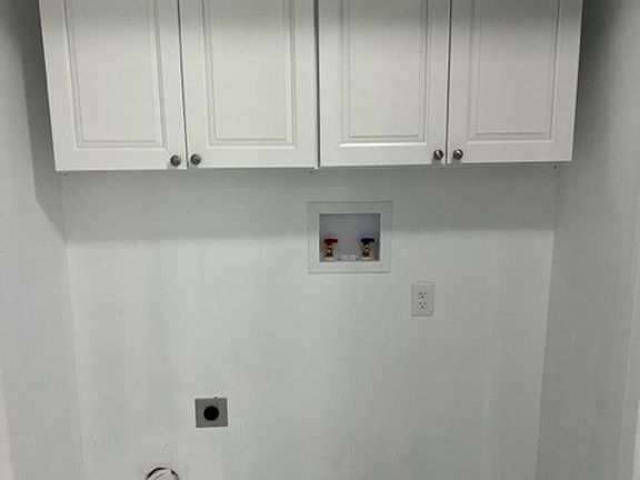 4th image of 475 Southwick Dr