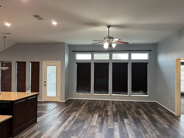 10902 Brighton Gardens Dr — Photo 7
