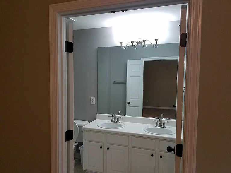 4246 Vienna Crest Dr — Photo 4