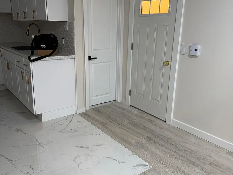 183-185 S Hancock St #2 — Photo 7