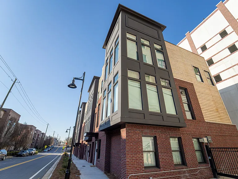 Chandler Residences — Photo 42