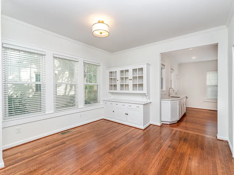 2110 Dartmouth Pl — Photo 9