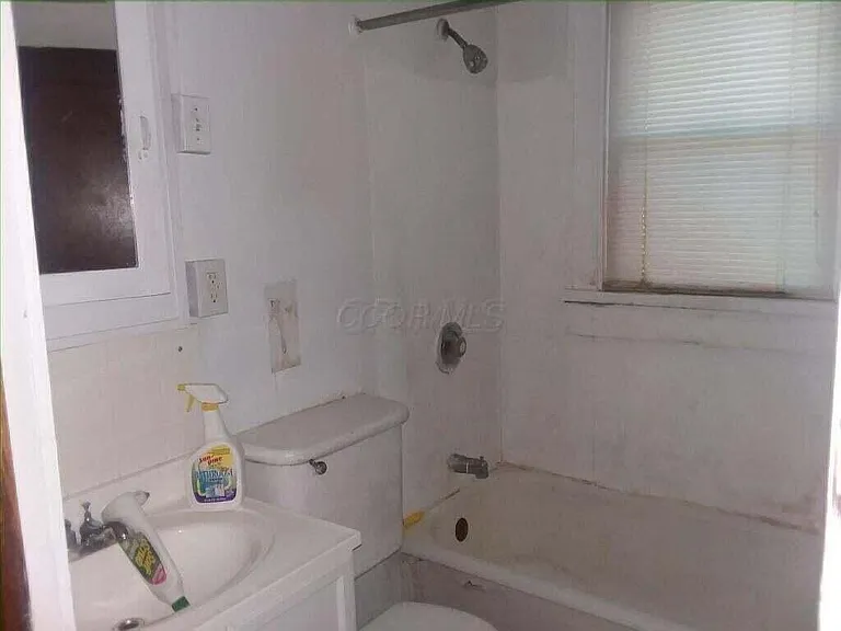 1347 Broadview Ave — Photo 4