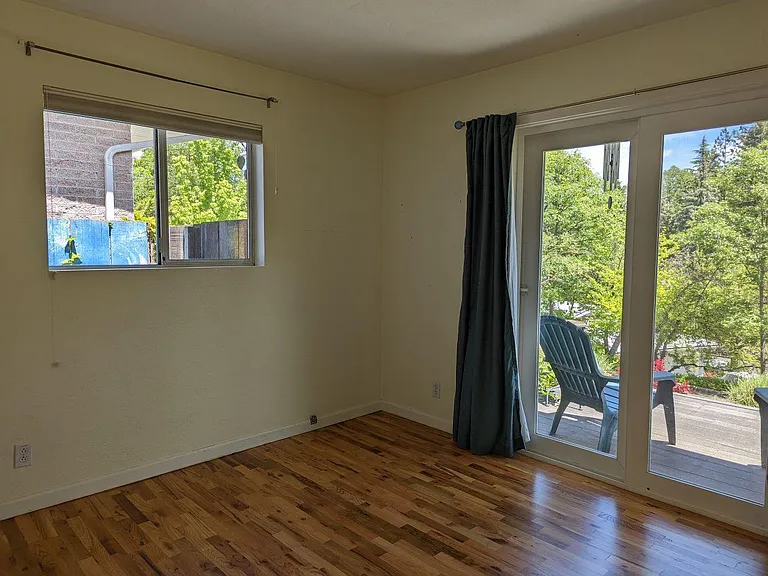 Courtney St — Photo 19
