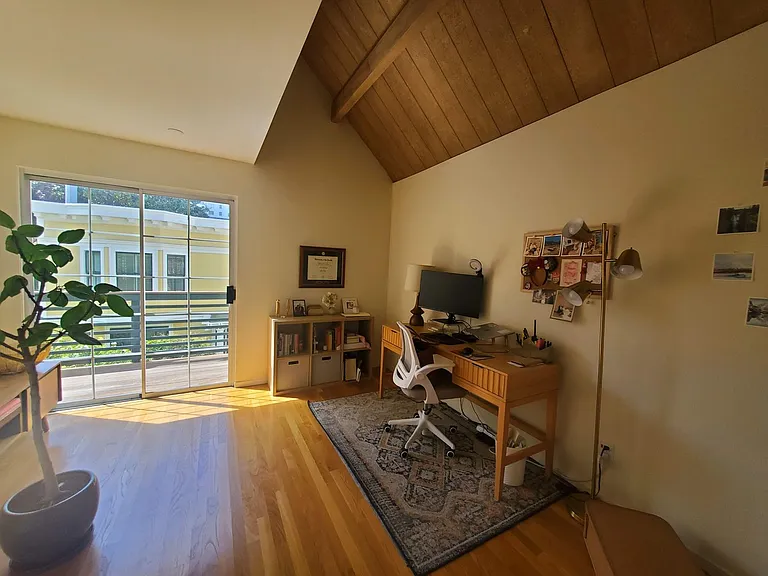 2133 Filbert St — Photo 11
