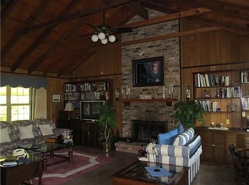 4th image of 6041 Oxford Pl